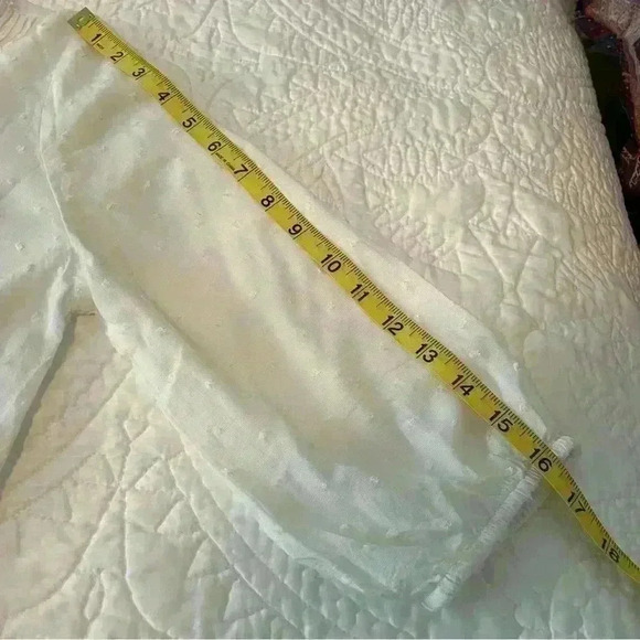 Francesca’s Mi Ami White Clip Dot Surplice Blouse | Women’s Size Large Shirt - Picture 8 of 9